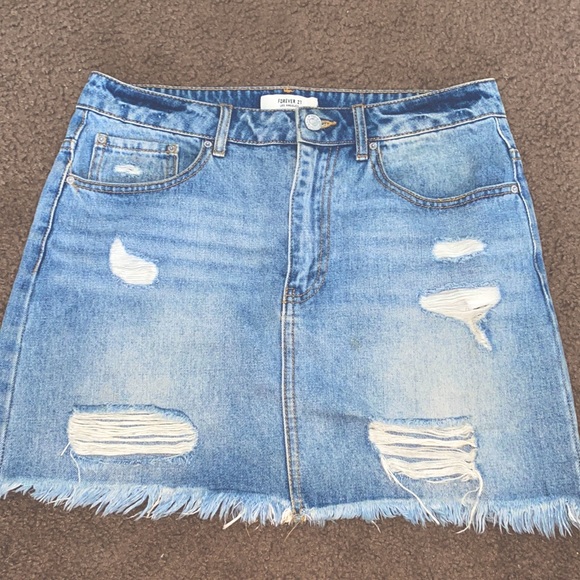 Forever 21 Dresses & Skirts - This is a Forever 21 Denim skirt!